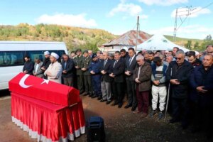 kibris gazisi cemal sahin son yolculuguna ugurlandi LBhaO1Lq.jpg